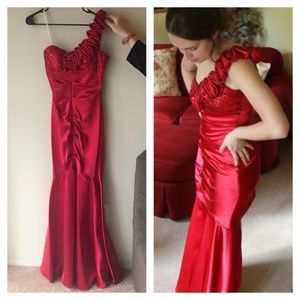 One Shoulder Mermaid-Style Red Prom Dress